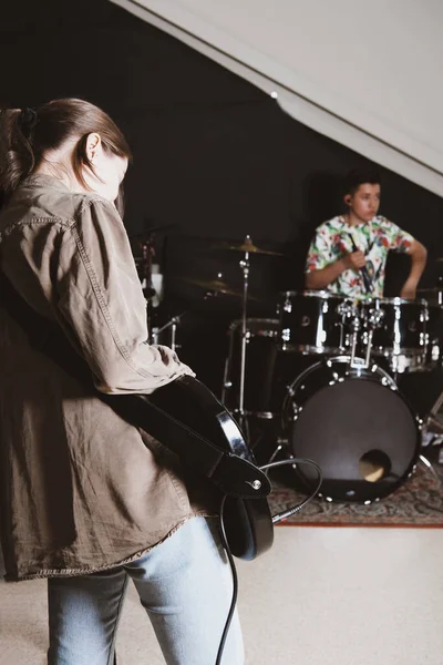 Rock Band Rehearsal Studio Female Bass Guitarist Teen Male Drummer — Photo