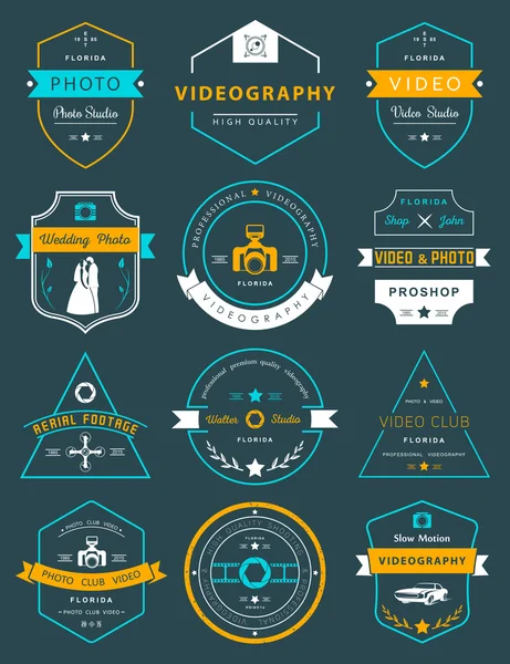 Vector set of badges Photography and Videography — Stock Vector