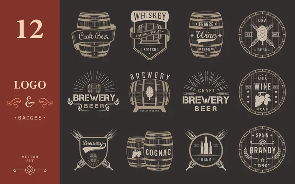 Set di emblemi di alcol in botte vettoriale — Vettoriale Stock