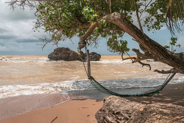 Uma Rede Abandonada Numa Praia Vazia Axim Gana África Ocidental — Fotografia de Stock