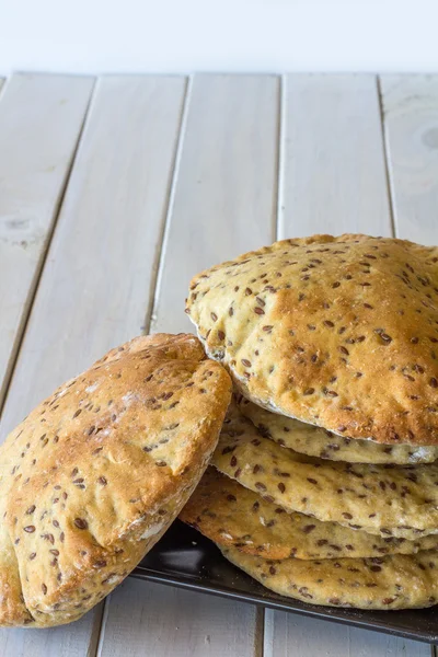 Wholemeal Pita Bread on Plate Vertical — Stock Photo, Image