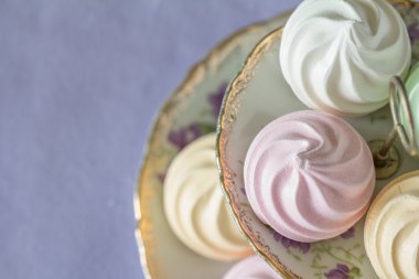 Yukarıdan pastel Meringues kopya alanı ile