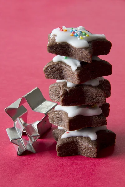 Stos gwiazda ciasteczka z noży cookie — Zdjęcie stockowe