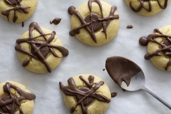 Kagit üzerinde çikolata ile akçaağaç tanımlama