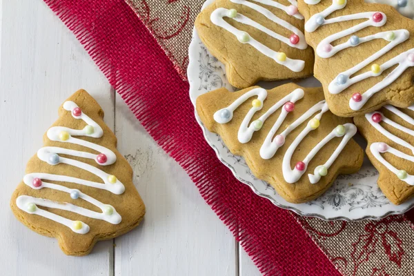 Decorated Christmas Tree Cookies on a Plate — Stock Photo, Image