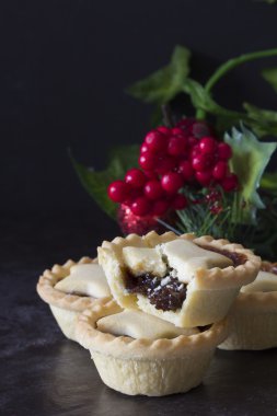 Noel meyve kıymalı börek dikey