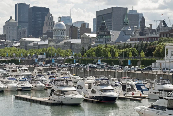 Вид на Монреаль с гаванью для яхт — стоковое фото