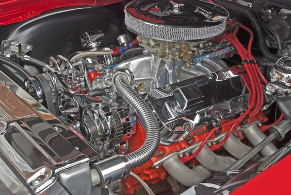özelleştirilmiş v8 motor bölmesi