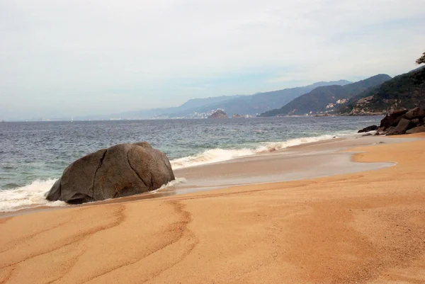 Playa en el Océano Pacífico mexicano — Foto de Stock