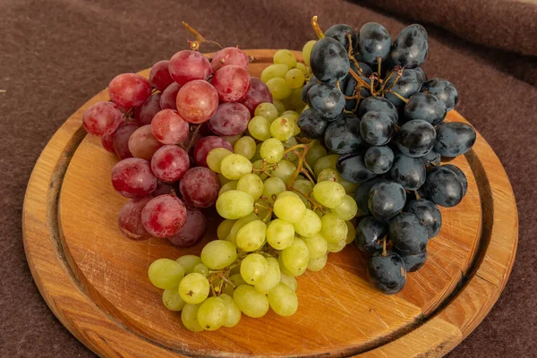 Drei Arten Von Großen Farbenfrohen Trauben Muskat Ernte Weinrebe Kernlose — Stockfoto