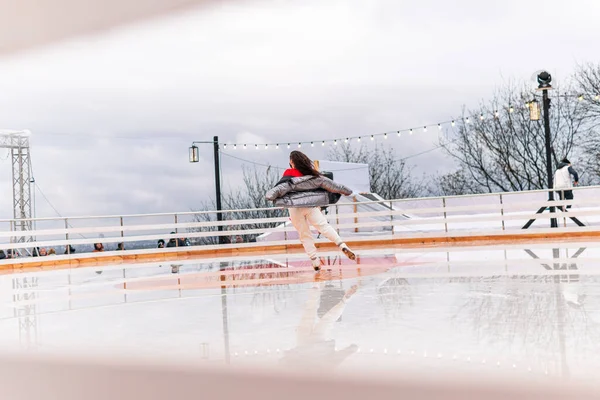 Kiev Kiev Ucrania Enero 2021 Las Chicas Guapas Están Patinando — Foto de Stock