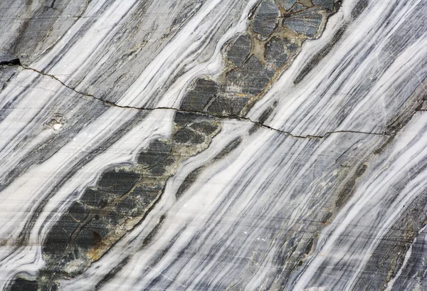 Mermer doku çizgileri ve boudins