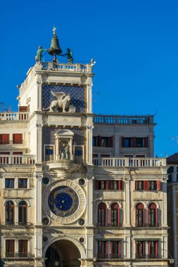 Torre dellOrologio, St Mark Saat Kulesi, astronomik saat, zodyak saat, Venedik 'teki yıldız mozaiği..