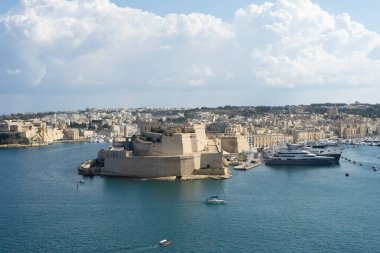 Malta - 06.11.2024: Vittoriosa 'daki Fort Sant Angelo Grand Harbour, Malta.