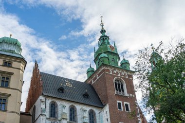 Polonya 'nın Krakow kentindeki Wawel Katedrali, Wawel Hill' deki tarihi Roma Katolik katedrali..