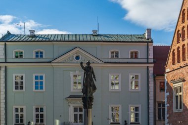 Krakow, Polonya - 27.09.2025: Piotr Skarga Anıtı, Swieta Maria Magdalena Meydanı, Krakow