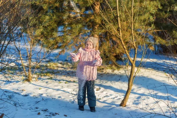 Little Girl Playing Snow Winter Forest Happy Childhood Winter Fun — Stock Photo, Image