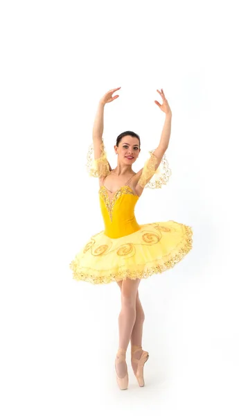 Giovane Ballerina Moderna Abito Giallo Isolata Sfondo Bianco — Foto Stock