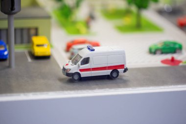 Moskova, Rusya - 14 Nisan 2021: Güvenlik Sergisi 'nde Duran Kamera Sistemli Oyuncak Şehir Modeli