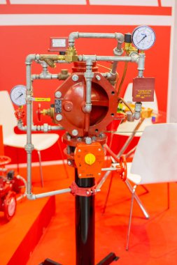 Moskova, Rusya - 14 Nisan 2021: Güvenlik sergisinin tribünlerinde ve köşklerinde gaz söndürme modülleri