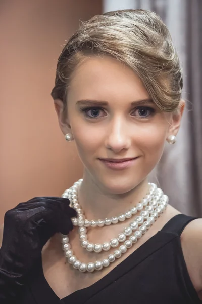 Retro genç kız güzel sanatlar portre 1940-s tarzı