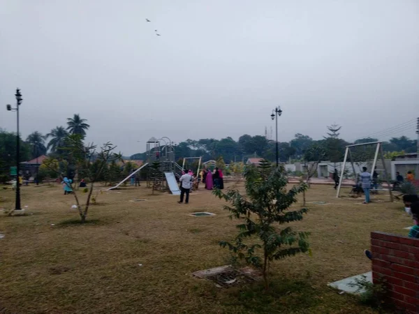 Chittagong 'da park, Chittagong' da eğlence parkı Bangladeş 'te eko parkı listesi Chittagong şehrindeki en güzel yer Chittagong' daki tüm parklar.,