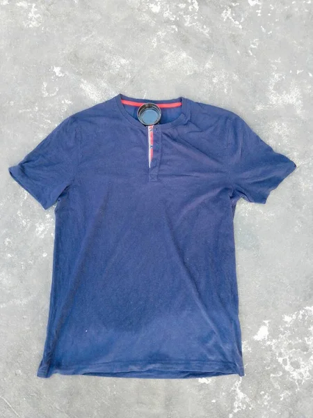 Mavi tişört modeli ücretsiz, beyaz tişört modeli ücretsiz indirme, mavi tişört modeli, modelsiz tişört modeli, mavi t-shirt şablonu önden ve arkadan, kadın tişörtü modeli ücretsiz indirme, mavi t-shirt şablonu roblox, mavi t-shirt şablonu png,