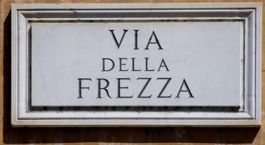 Sokak plaka: Via della Frezza