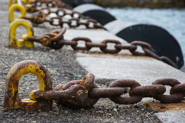 Harbor chains — Stock Photo, Image