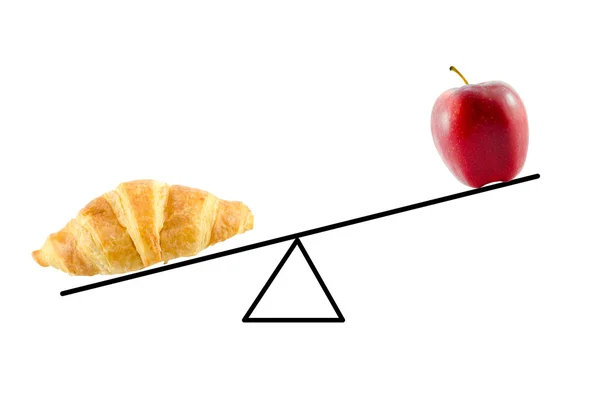 健康的概念: 牛角面包或苹果隔离在白色 — 图库照片