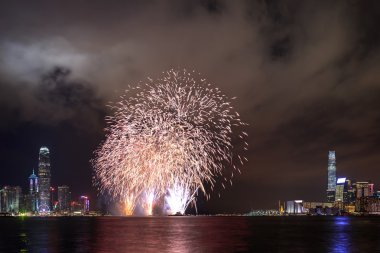 Hong Kong havai fişek gösterisi 2016