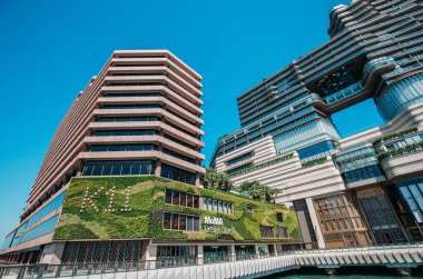 Hong Kong 'un en yeni alışveriş merkezi, K11 Müzesi, Kowloon' daki Victoria rıhtımında.