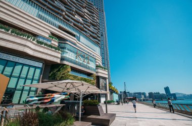 Hong Kong 'un en yeni alışveriş merkezi, K11 Müzesi, Kowloon' daki Victoria rıhtımında.