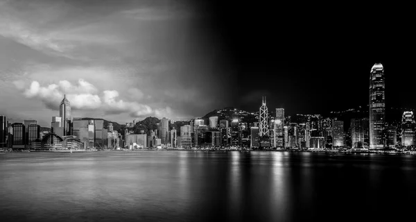 Cidade de Hong Kong e Edifícios Preto e Branco — Fotografia de Stock