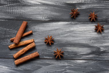 baharat beyaz zemin üzerine