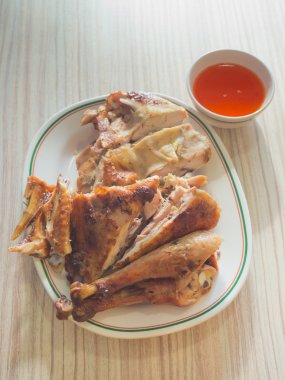 Tatlı biber soslu kızarmış tavuk