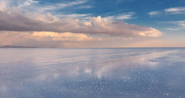 Dramatisk Himmel Och Salt Öken Vid Solnedgången Salar Uyuni Bolivia Stockbild