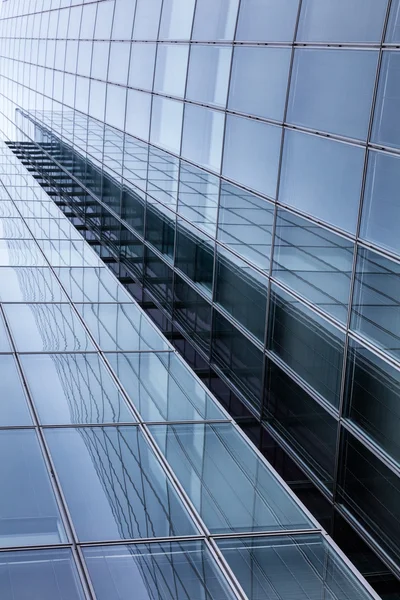 Zakelijke gebouw, kantoorgebouwen. Moderne glazen silhouetten op — Stockfoto