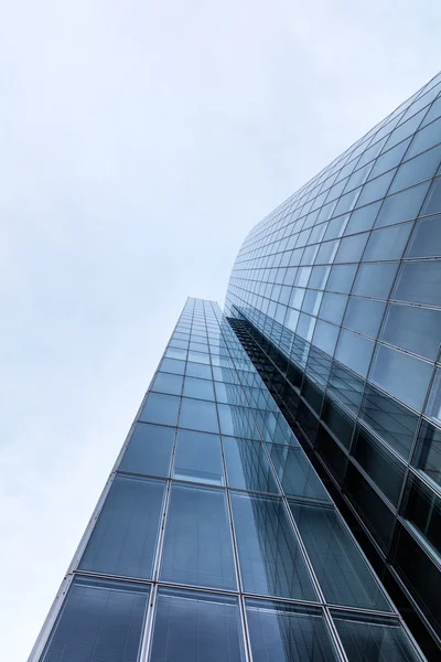 비즈니스 건물, 사무실 건물입니다. 현대 유리 실루엣에 — 스톡 사진
