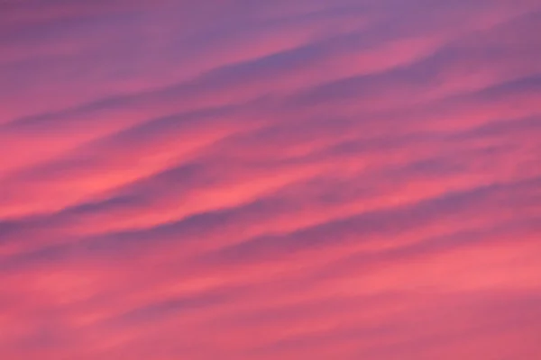 Senset bewolkt golven — Stockfoto