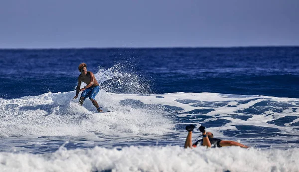 Surfista Profissional Onda Atividades Esportivas Aquáticas Atlantic Ocean República Dominicana — Fotografia de Stock