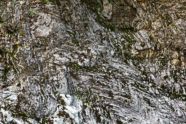 在岩石中的褶皱 — 图库照片