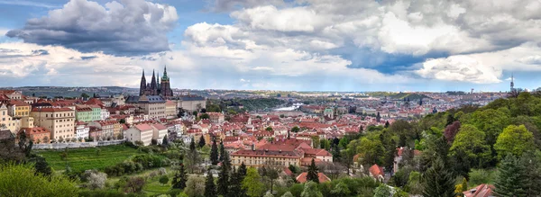 Крыши Праги, Башня старого города — стоковое фото