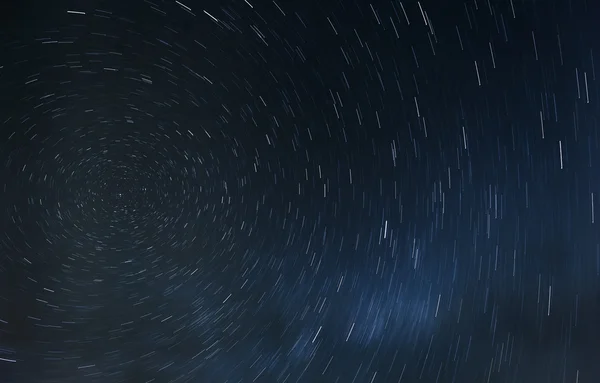 A rotação das estrelas em torno da Estrela do Norte — Fotografia de Stock