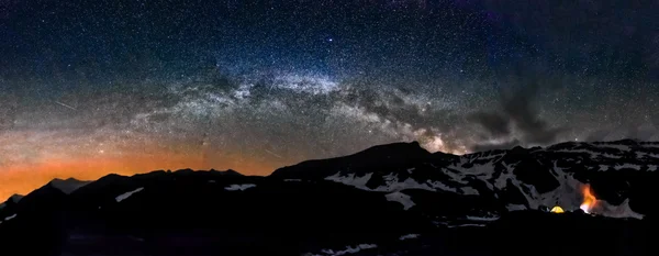 Zeltlager in der Nacht — Stockfoto