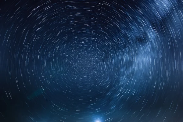 Обертання зірок навколо полярної зірки — стокове фото