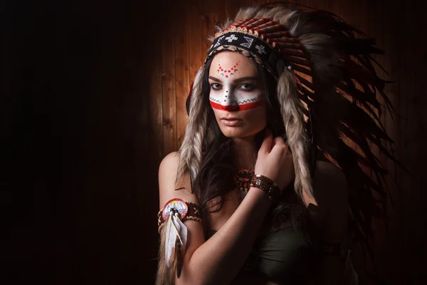 Mujer india con maquillaje tradicional — Foto de Stock