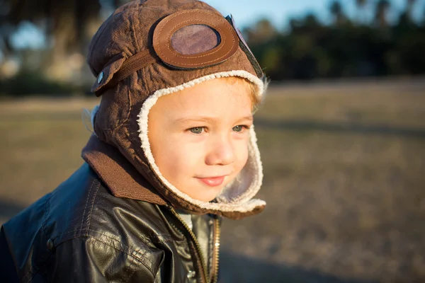 Liten pojke pilot — Stockfoto