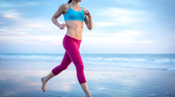 Mujer corriendo — Foto de Stock