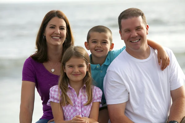 Famiglia amorevole — Foto Stock